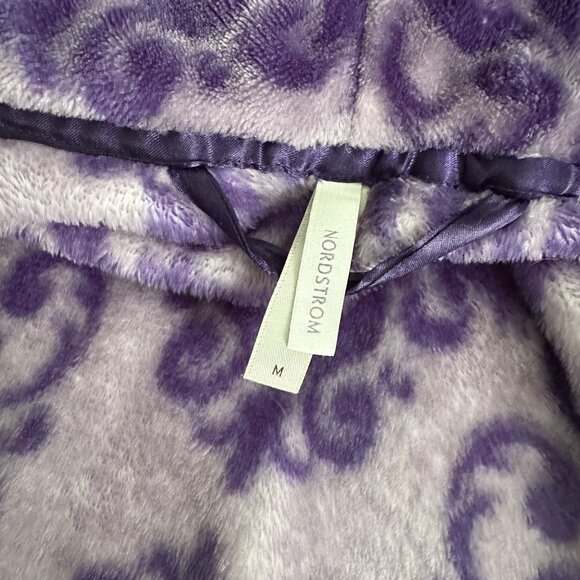 Nordstrom Women's Plush PURPLE BATHROBE Robe Medium Used - Picture 4 of 5